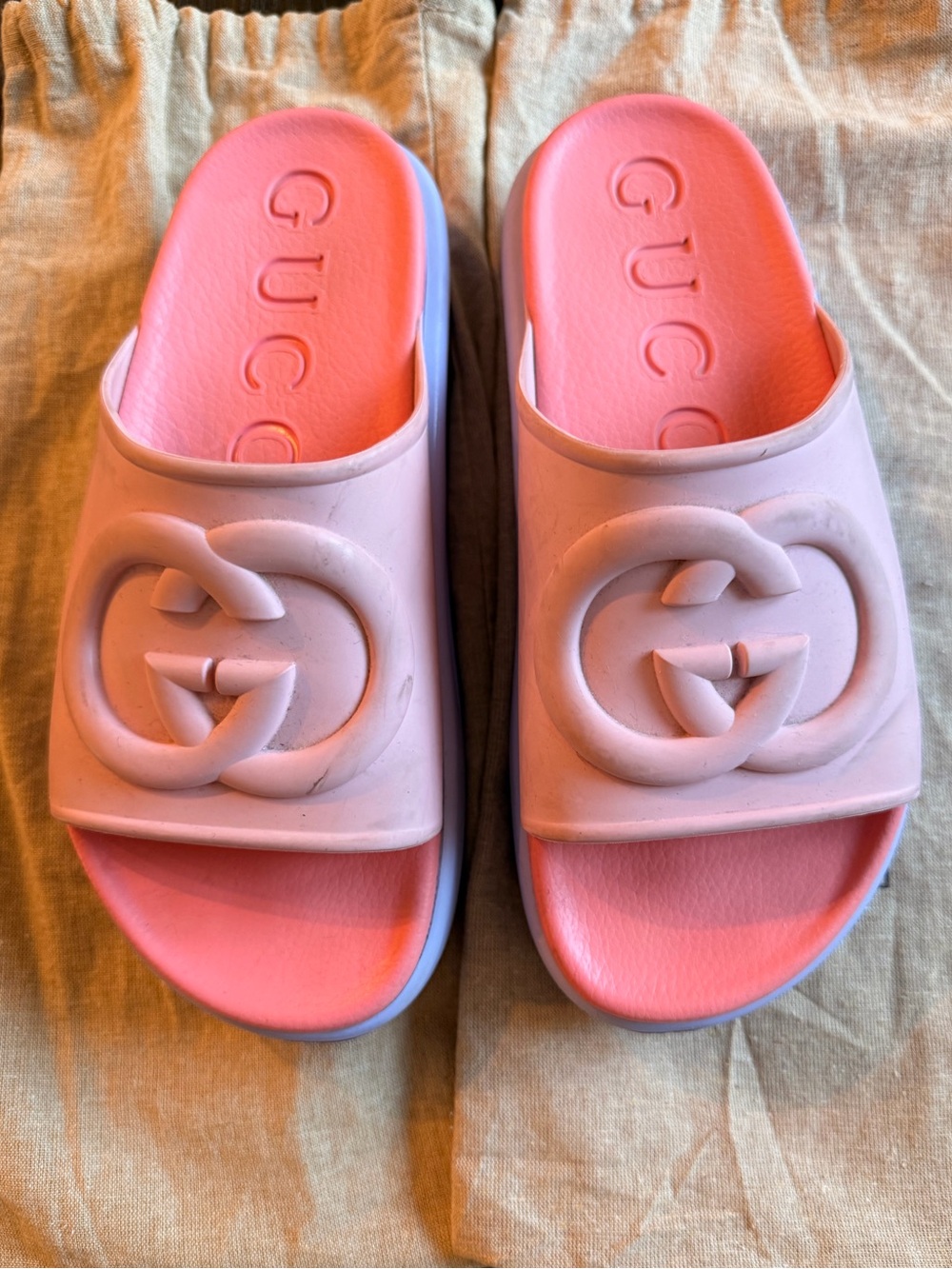 Gucci Miami Interlocking G Rubber Platform Slides Pink